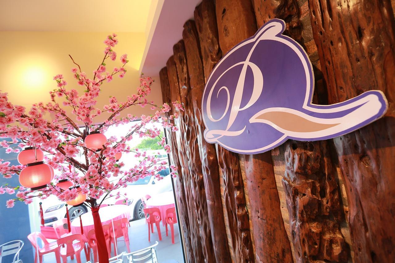 Pantai Regal Boutique Hotel Куантан Екстериор снимка