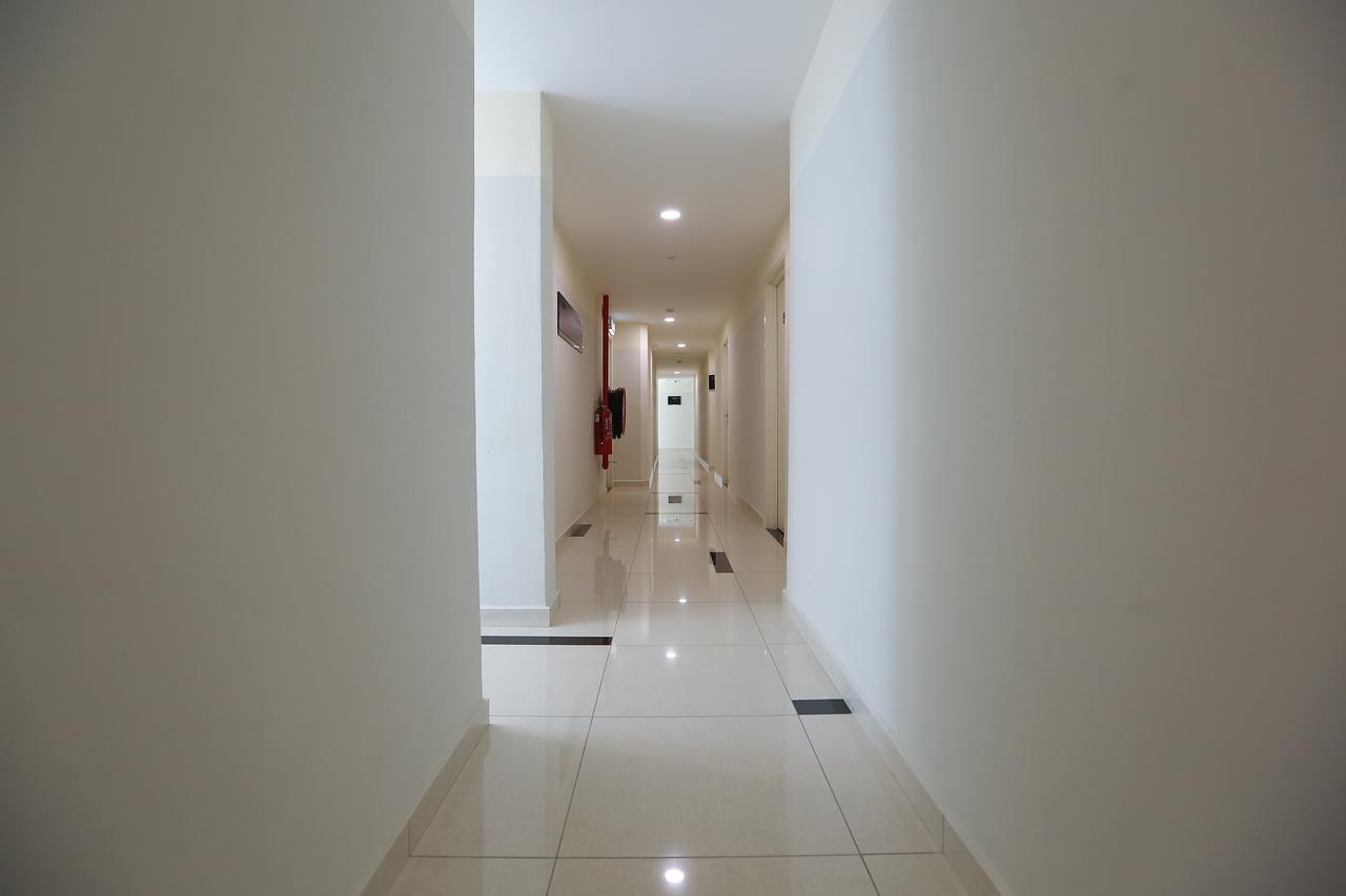 Pantai Regal Boutique Hotel Куантан Екстериор снимка