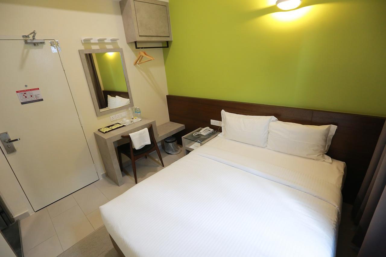 Pantai Regal Boutique Hotel Куантан Екстериор снимка